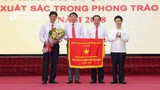 Chính phủ tặng Đảng ủy Khối Các cơ quan tỉnh Nghệ An Cờ thi đua