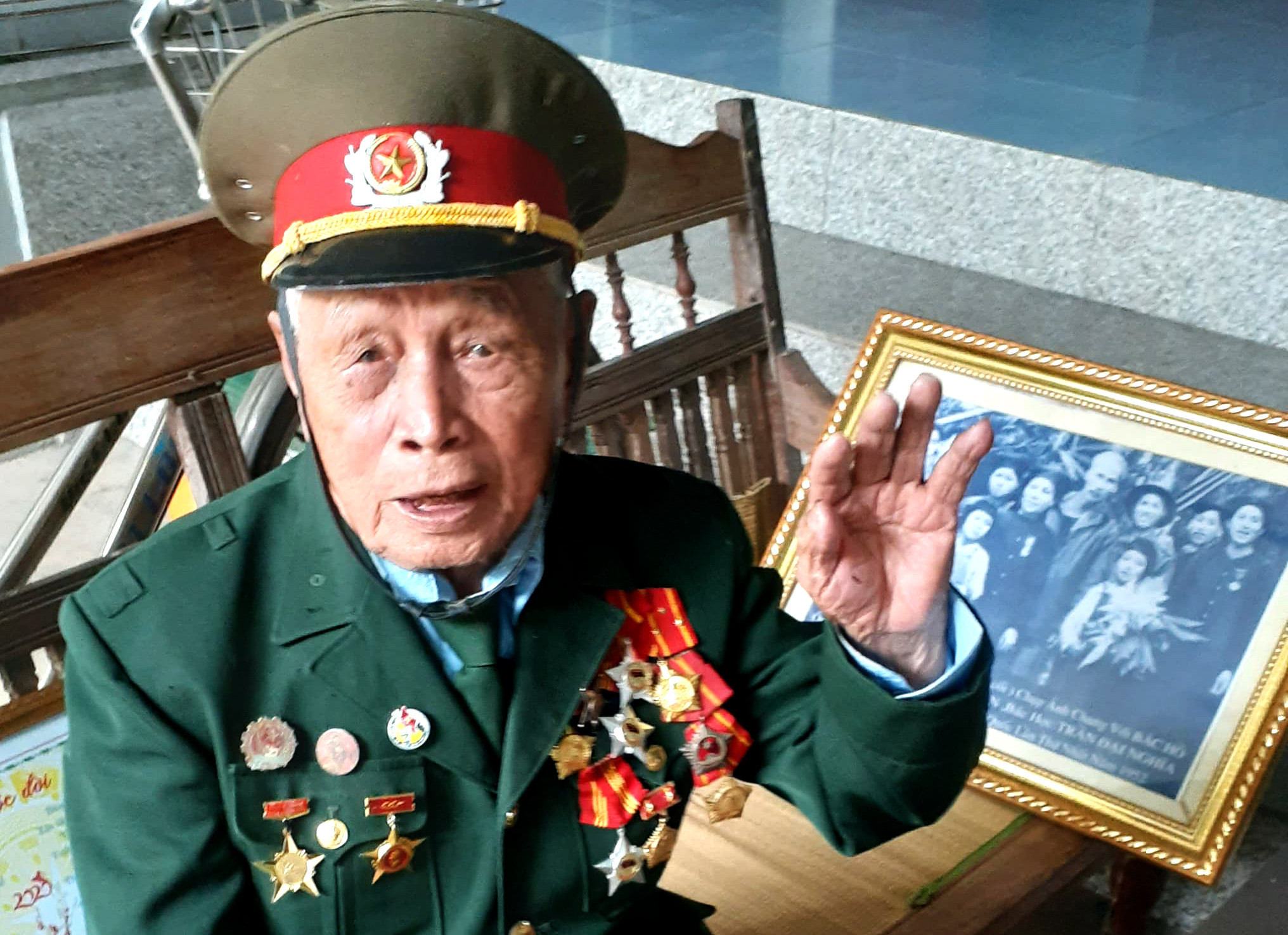 Ông Nguyễn Viêng kể về lần được gặp Bác Hồ tại đại hội thi đua toàn quốc.