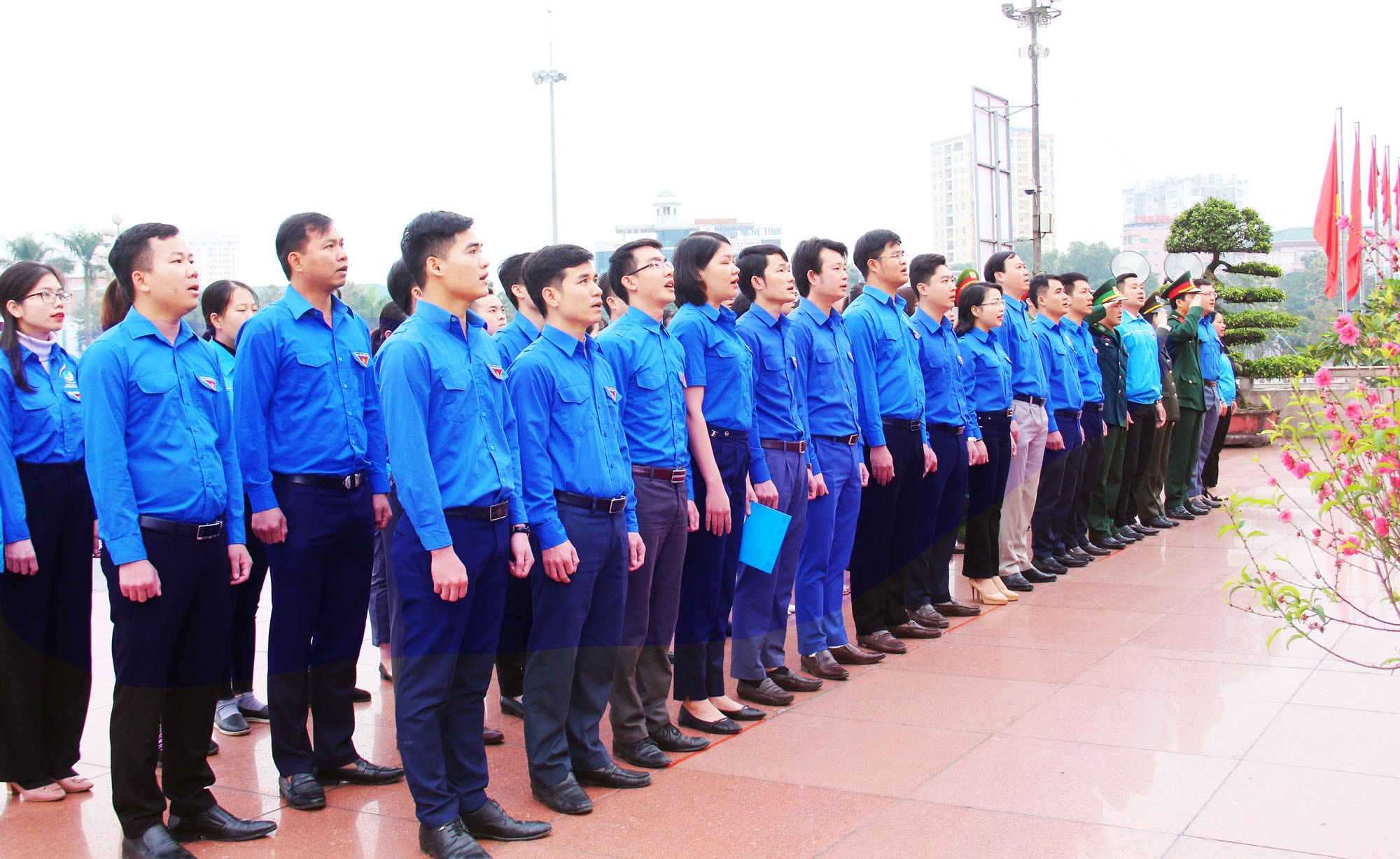 Dự lễ báo công. Ảnh: Thanh Quỳnh