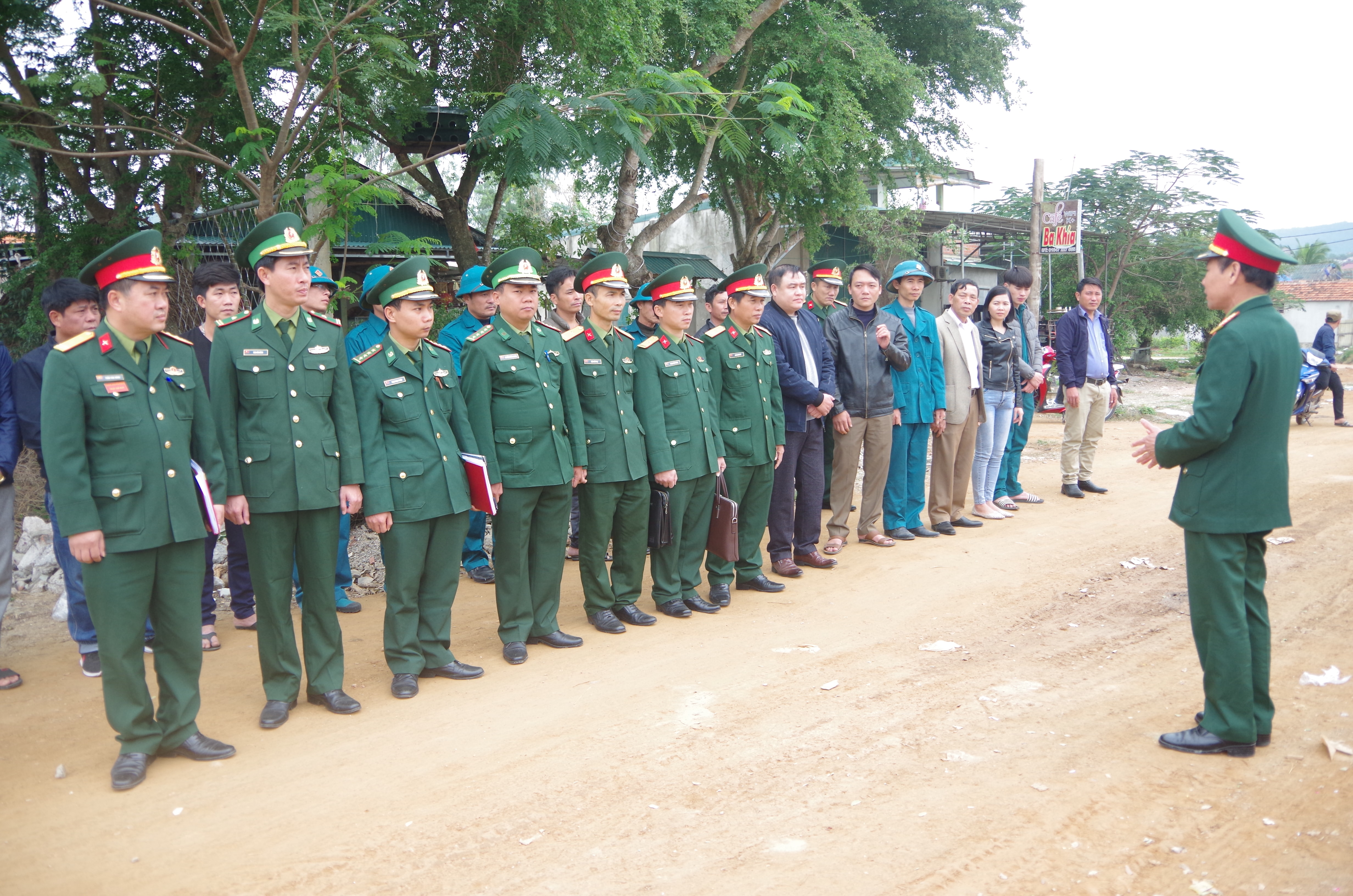 Kiểm tra công tác chuẩn bị bước vào mùa huấn luyện tại xã Tiến Thủy huyện Quỳnh Lưu