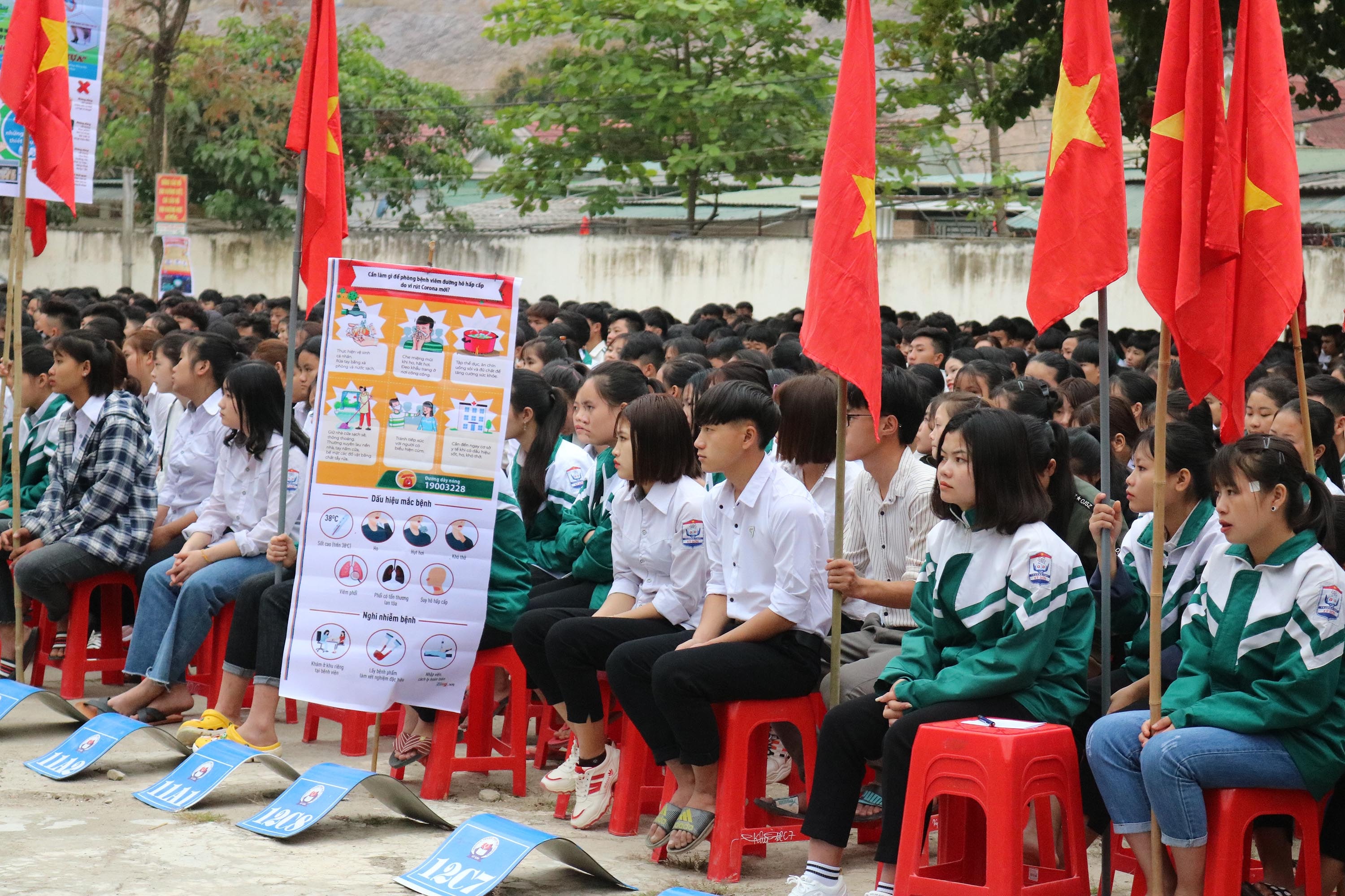 qua buổi lễ tuyên truyền các em học sinh được trang bị thêm các kiến thức trong phòng chống dịch do vi vus coro na gây ra