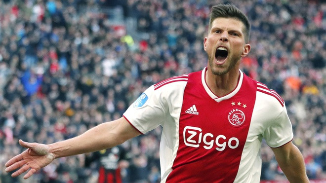 Huntelaar sẽ hết hạn hợp đồng với Ajax vào tháng 6/2020. Ảnh: Getty.