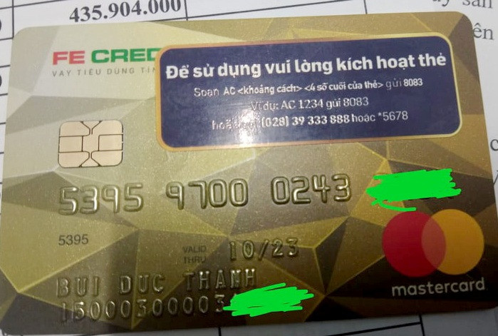 Thẻ tín dụng do Công ty tài chính TNHH MTV Ngân hàng Việt Nam Thịnh Vượng phát hành cho anh Thành. Ảnh: P.B