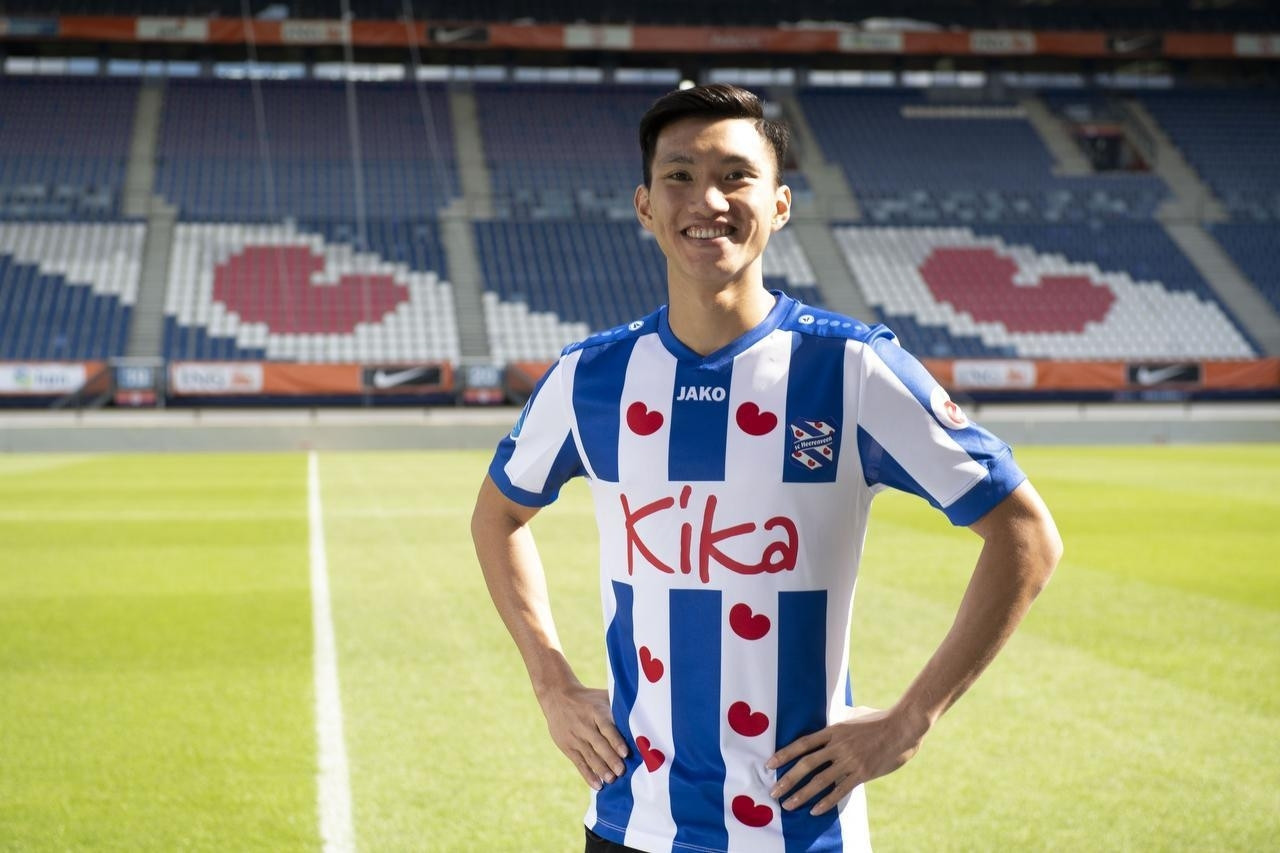 Đoàn Văn Hậu chưa được thi đấu thường xuyên ở giải chuyên nghiệp Hà Lan. (Ảnh SC Heerenveen)