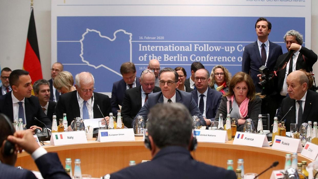 Ngoại trưởng Đức Heiko Maas (ngồi giữa) chủ trì cuộc họp các Ngoại trưởng tại Diễn đàn An ninh Munich ngày 16/02/2020. Ảnh: Reuters/Michael Dalder