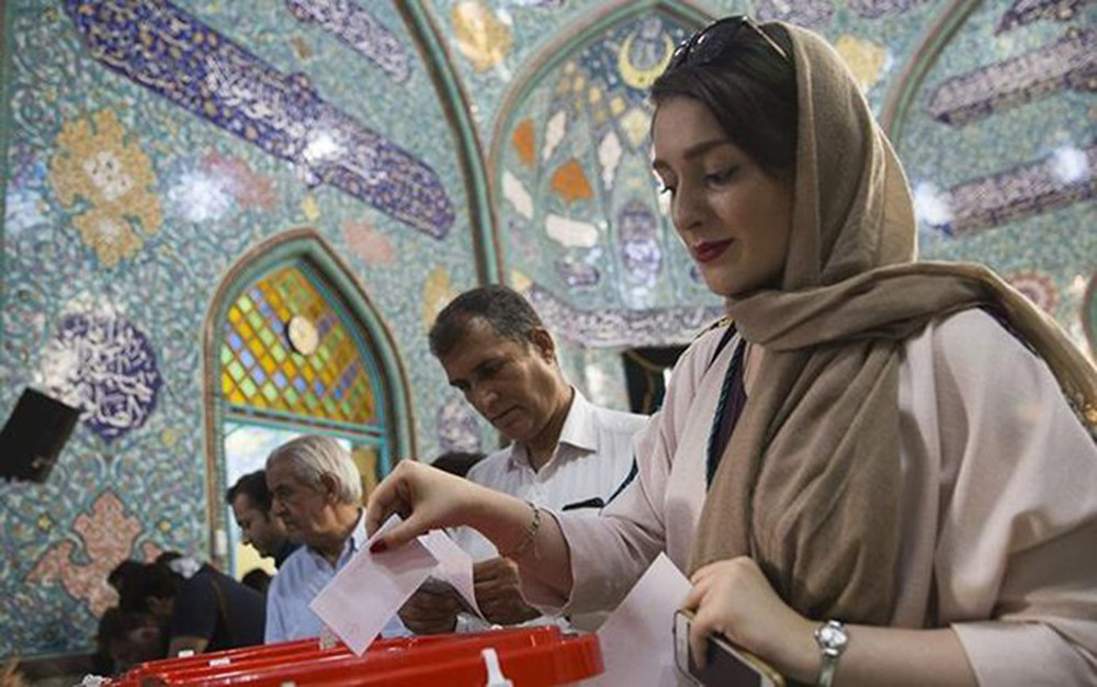 Cử tri Iran bỏ phiếu bầu Quốc hội. Ảnh: Foreign Brief