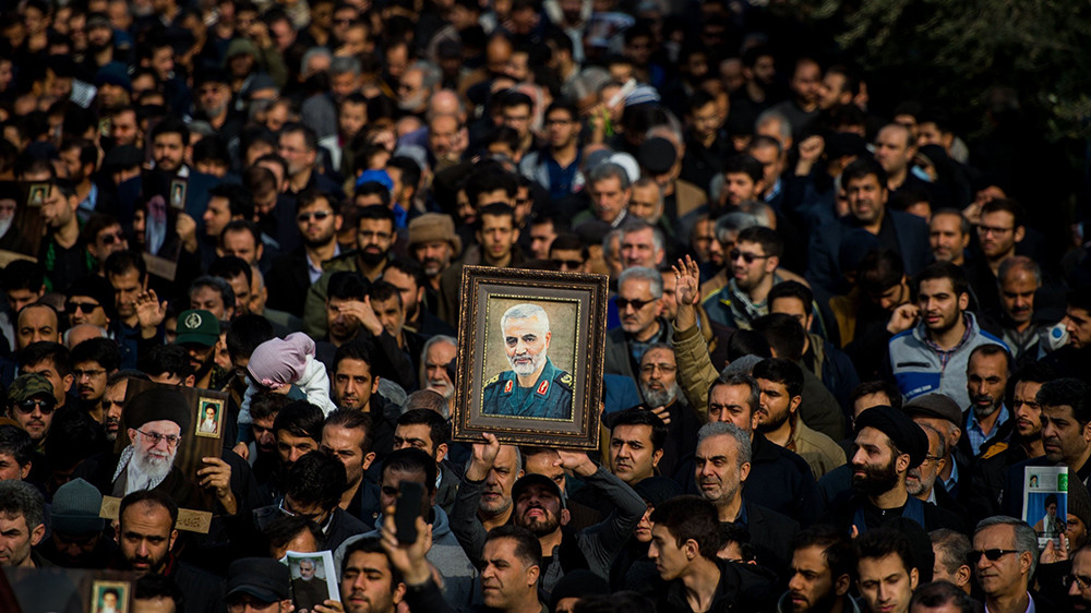 Người Iran tưởng nhớ tướng Soleimani khi ông bị ám sát. Ảnh: New York Times