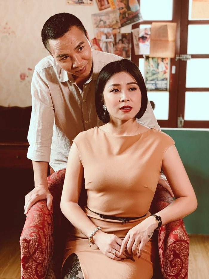 Sau thời gian công khai dằn mặt tình cũ, MC Hoàng Linh gây sốt với bộ ảnh ngọt lịm tim bên chồng ảnh 7