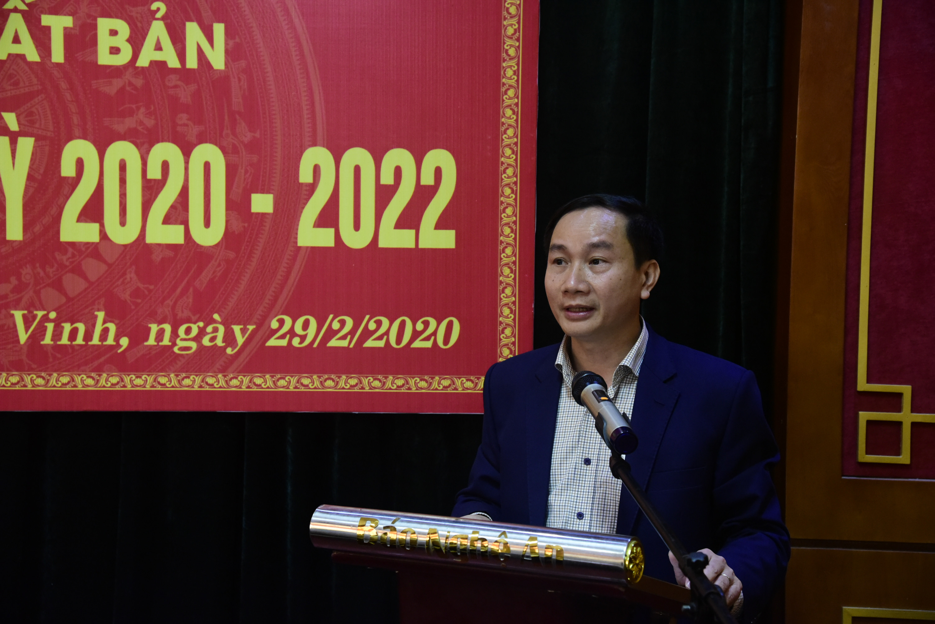 Đồng chí Trần Văn Hùng - Phó Bí thư Đảng ủy, Phó Tổng biên tập Báo Nghệ An phát biểu chỉ đạo tại Đại hội.
