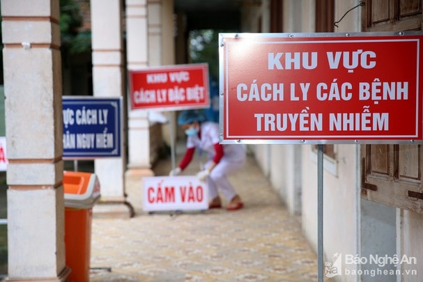 Nghệ An đang cách ly 17 trường hợp tại bệnh viện. Ảnh tư liệu
