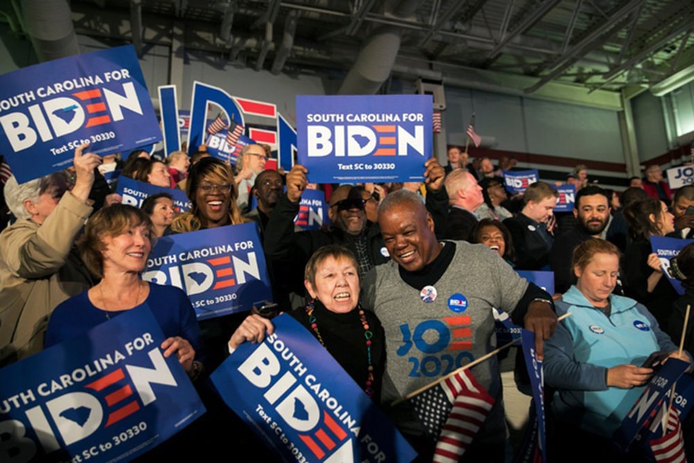 Những người ủng hộ ông Biden. Ảnh: New York Times