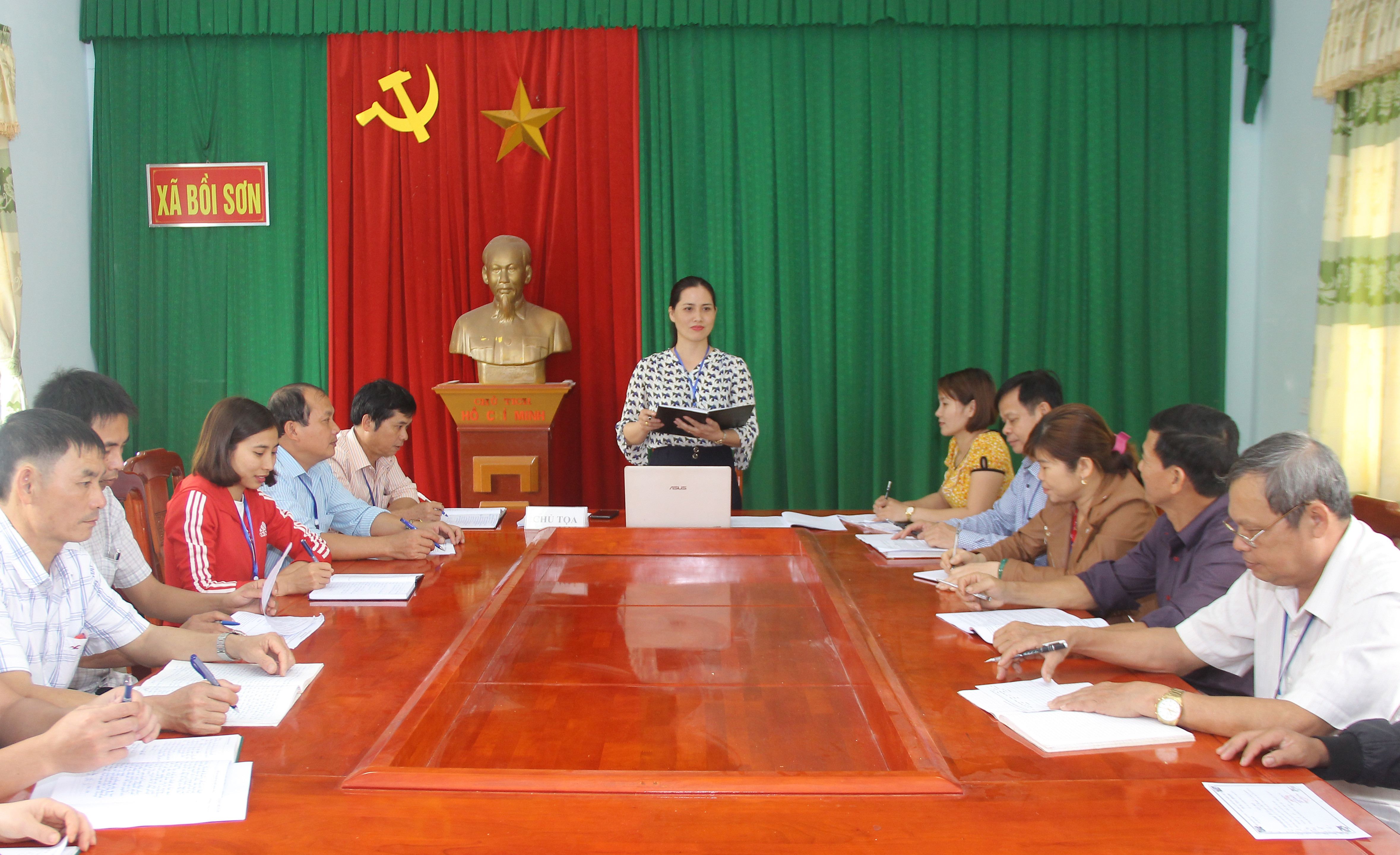 Đảng ủy xã Bồi Sơn (Đô Lương) tại một cuộc họp giao ban. Ảnh: Mai Hoa