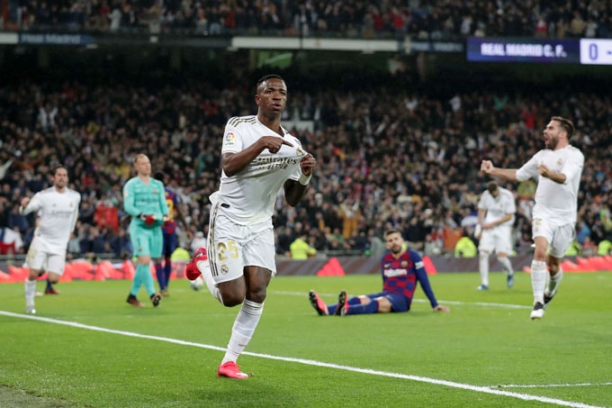 Real bất ngờ hạ gục Barca ở trận Kinh điển