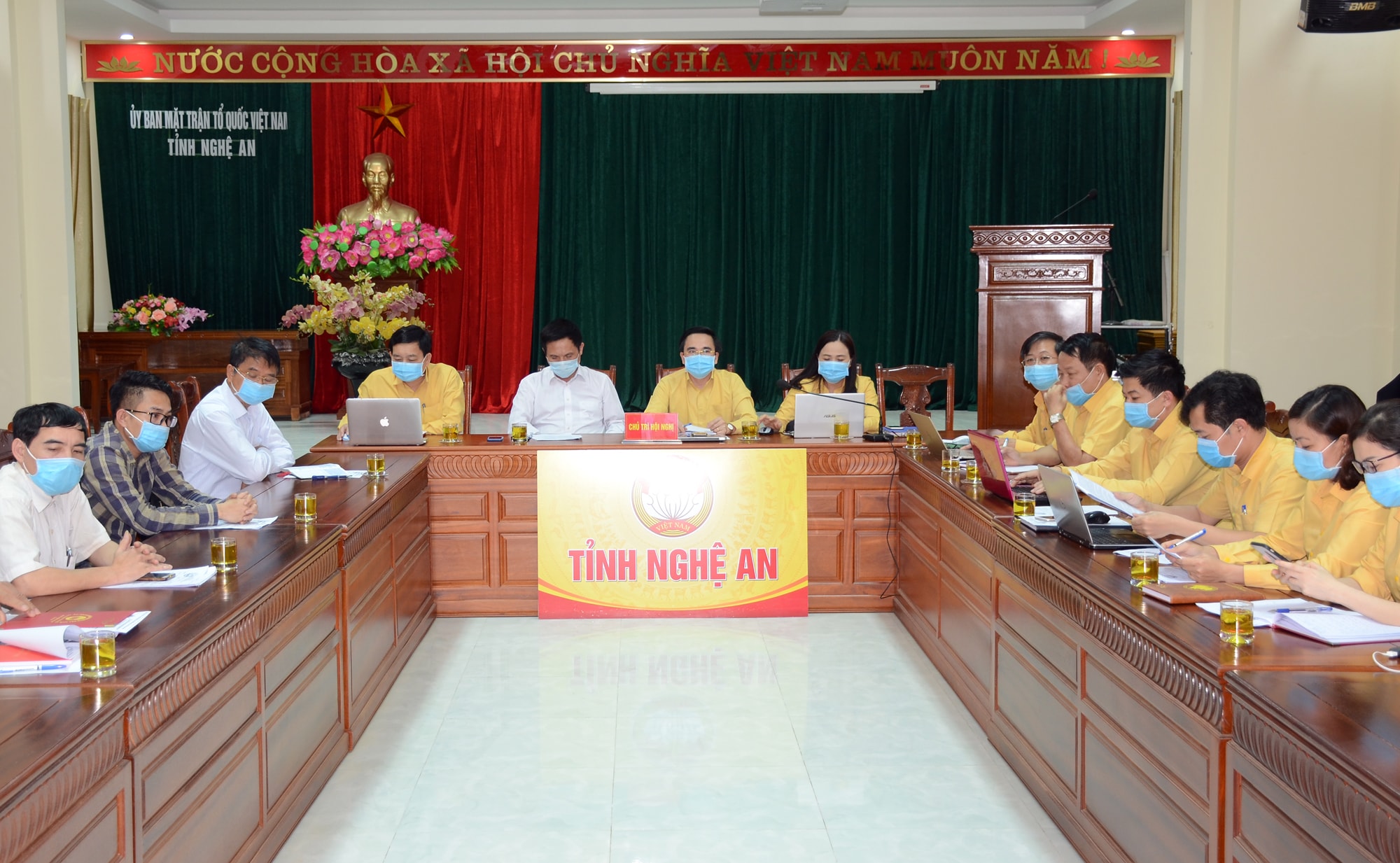 Điểm cầu Nghệ An tham dự hội nghị trực tuyến. Ảnh: Thành Chung