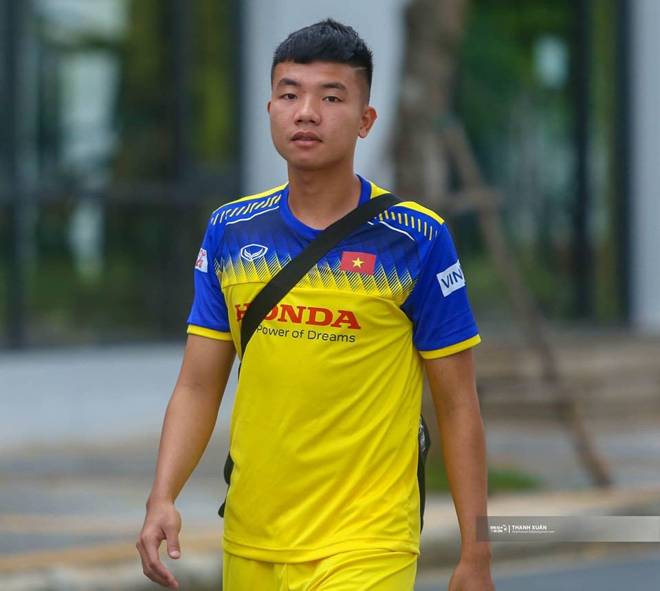 Tiền vệ Nguyễn Trọng Huy trong màu áo U23 Việt Nam. Ảnh: FBNV