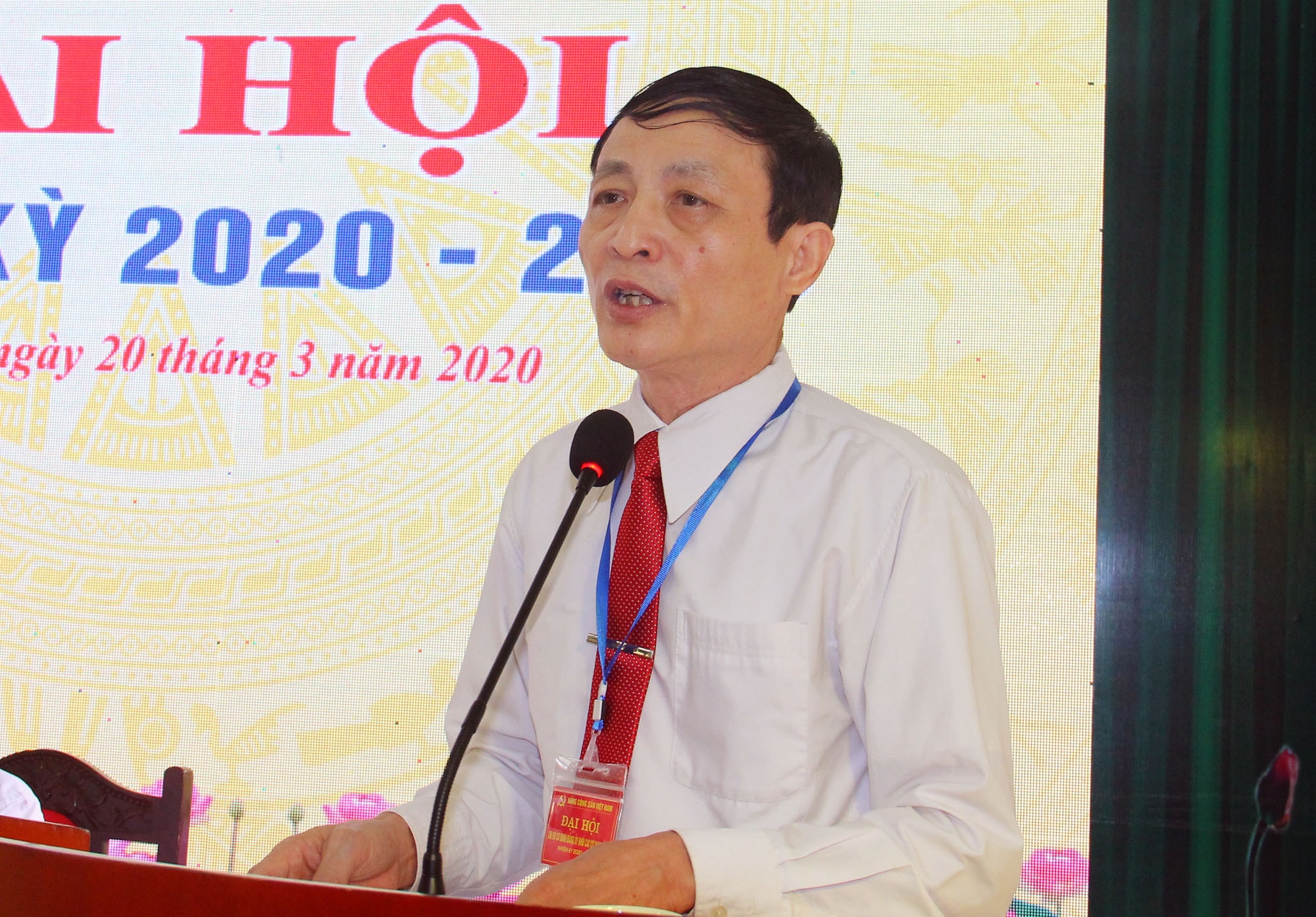 đồng chí Hoàng Văn Nhiên