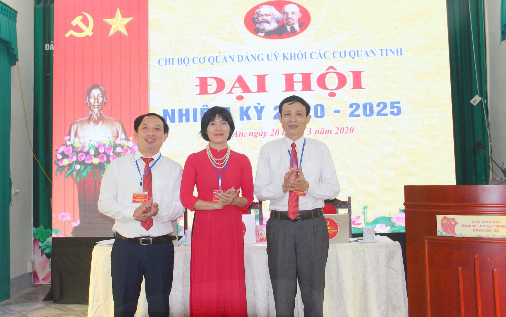 Ra mắt cấp ủy Chi bộ 
