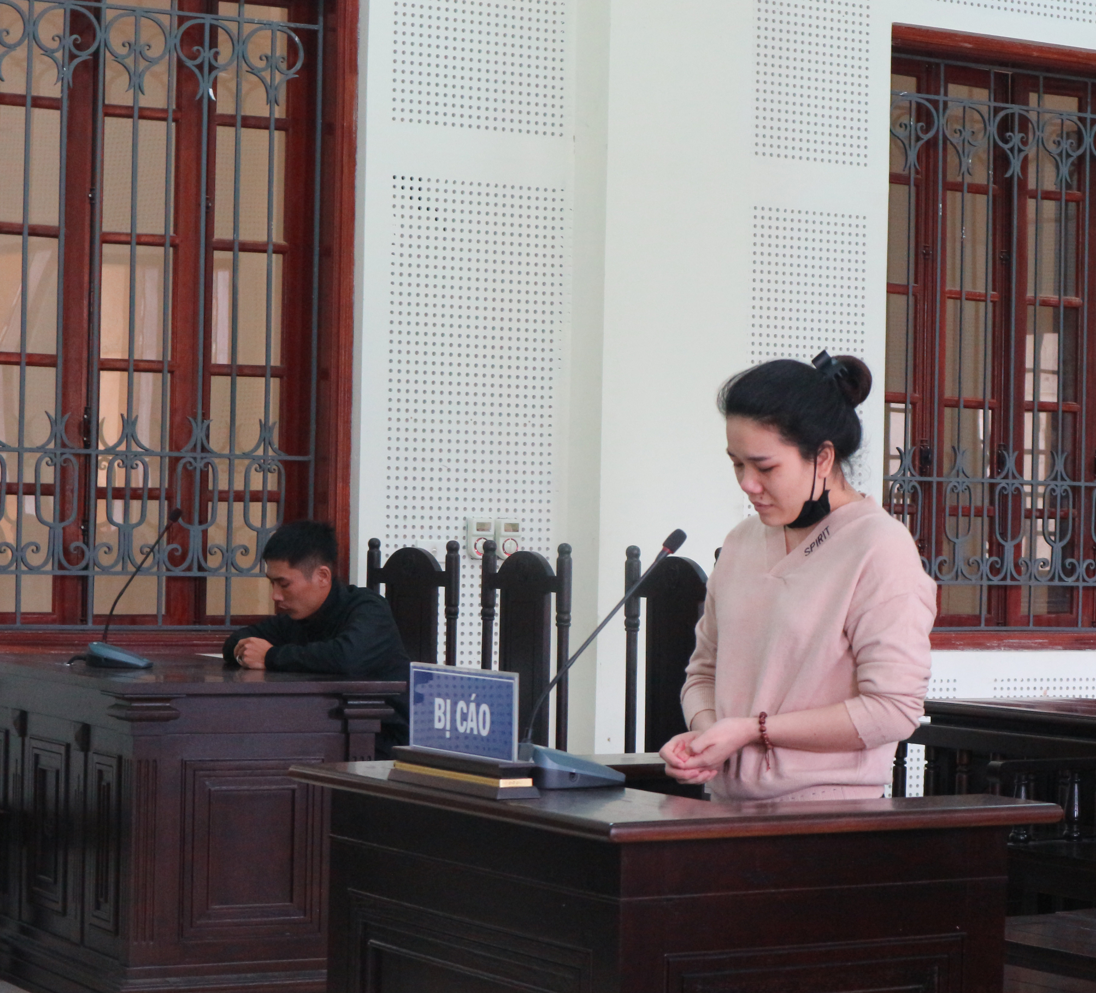Bị cáo Lê Thị Hiền tại tòa. Ảnh: Trần Vũ