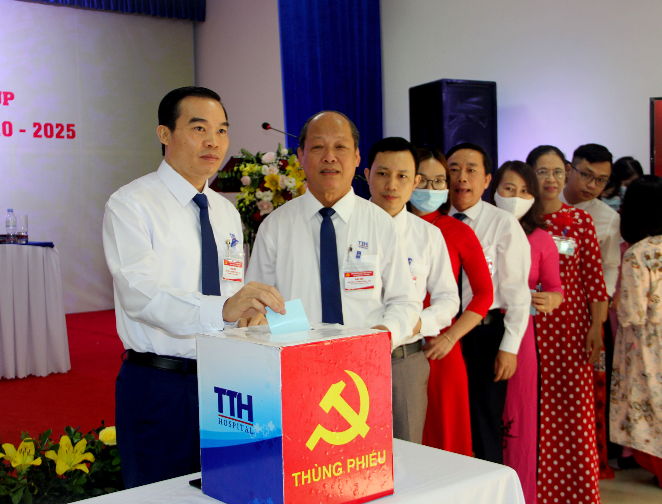 Chi bộ Công ty CP TTH GROUP Đại hội 