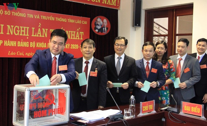 Bỏ phiếu bầu Ban Chấp hành