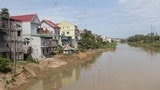 Cho dân thuê đất trái phép trên kênh Vách Bắc để chiếm đoạt tài sản