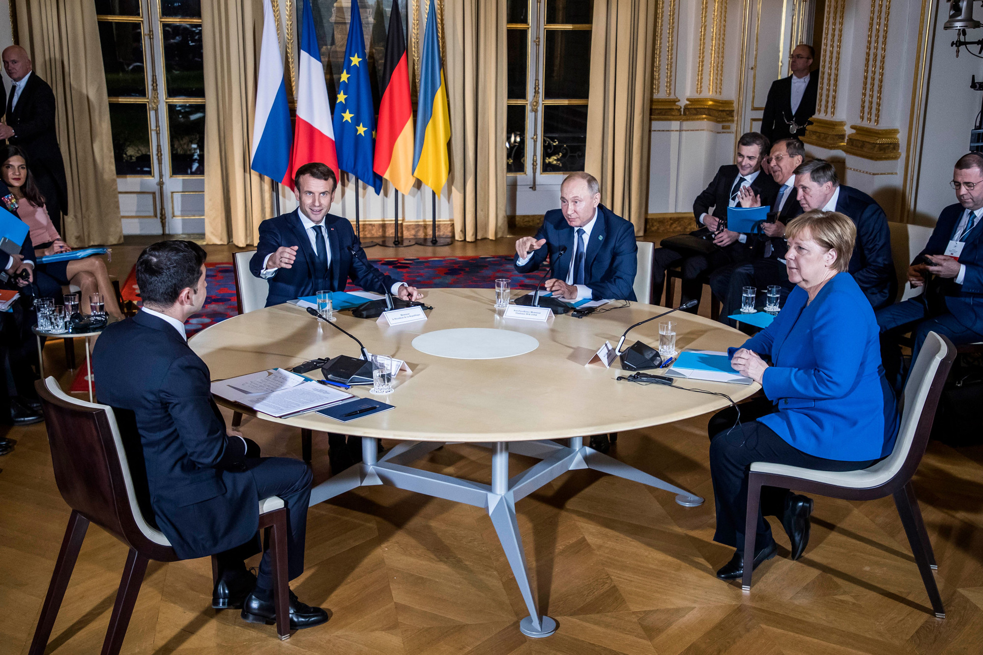Tổng thống Putin thảo luận với các nhà lãnh đạo trong nhóm 
