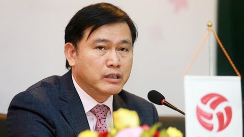 Được biết, VPF dự trù 2 phương án về thời gian có thể trở lại của V.League 2020. Phương án 1 là từ ngày 15/4 - 29/5 dành cho lượt đi. Phương án 2 là từ ngày 1/5 - 28/6 dành cho lượt đi. Theo phương án nào thì mùa giải cũng sẽ kết thúc vào ngày 31/10.