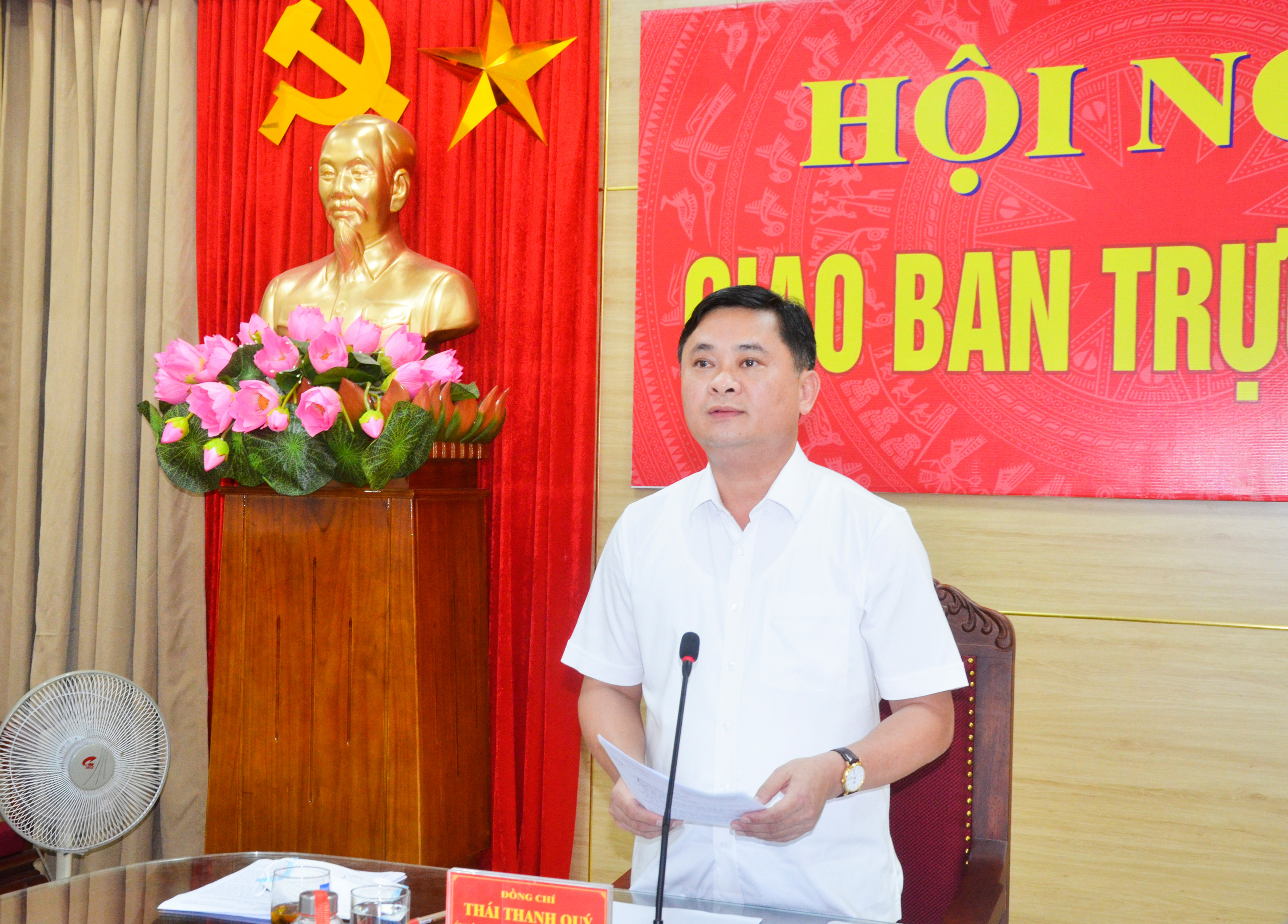 Bí thư Tỉnh ủy Thái Thanh Quý phát biểu thảo luận tại hội nghị. Ảnh: Thanh Lê