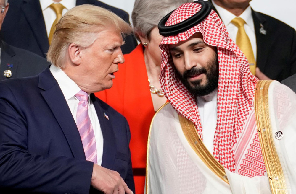Tổng thống Mỹ Donald Trump và Hoàng tử Saudi Arabia Mohammed bin Salman trò chuyện tại Hội nghị thượng đỉnh G20 tại Osaka, Nhật Bản hồi tháng 6/2018. Ảnh: Reuters