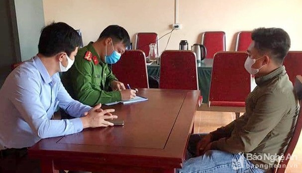 Công an xã Quỳnh Lập (thị xã Hoàng Mai) gọi đối tượng K lên làm việc. Ảnh: tư liệu