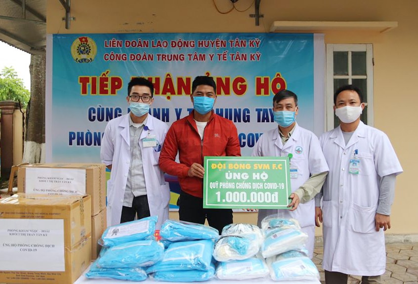 Các tổ chức ủng hộ các thiết bị y tế và các vật dụng cần thiết