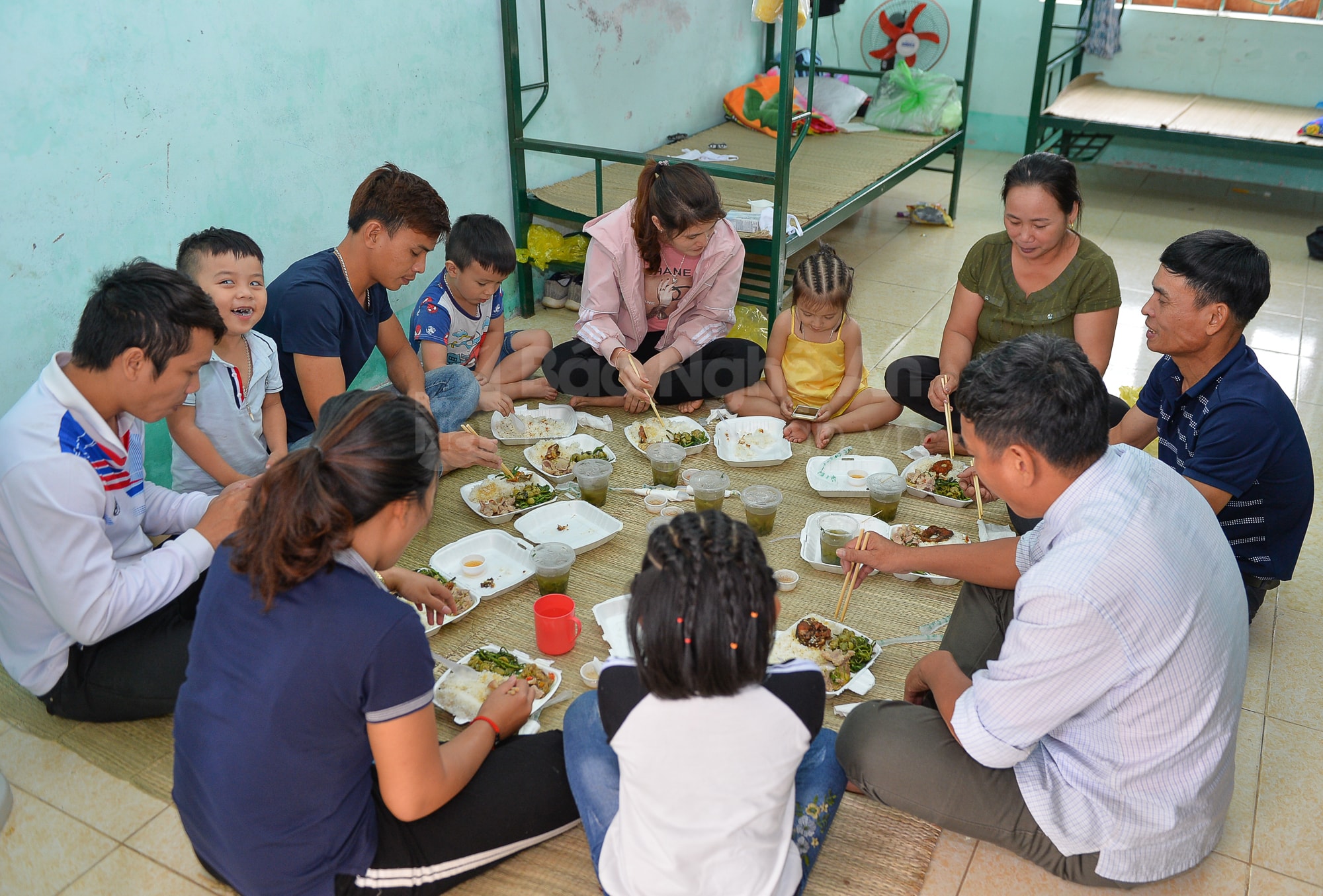 14 ngày cách ly tập trung phòng chống dịch Covid-19 sắp nhanh qua. Nhưng tình cảm đồng bào, quân dân, lương y như từ mẫu...sẽ còn tỏa sáng, rạng ngời mãi mãi.