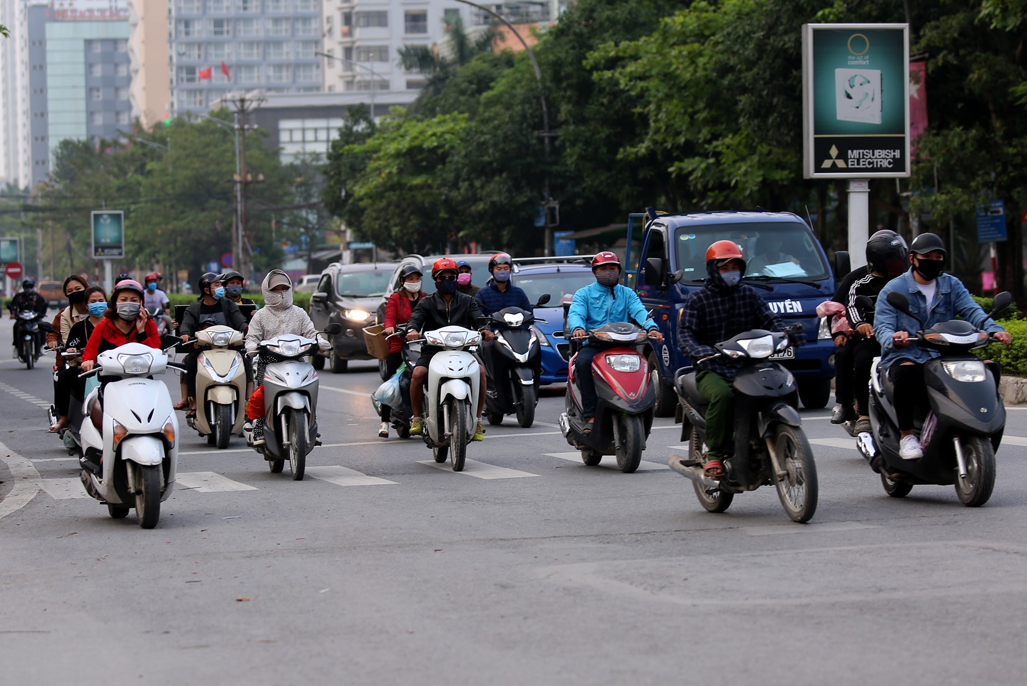 Đường Lê Lợi cũng nhộn nhịp không kém