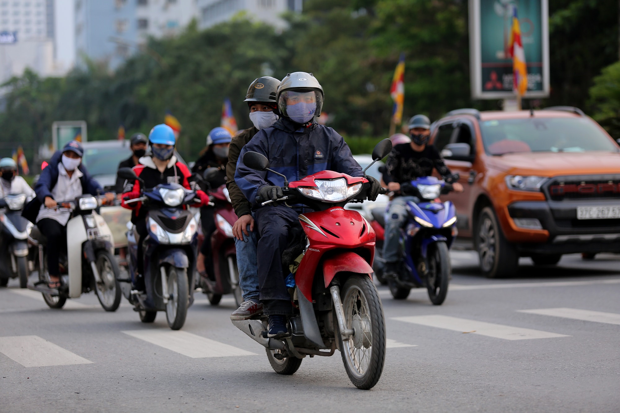 Cùng thời điểm này, đường Quang Trung