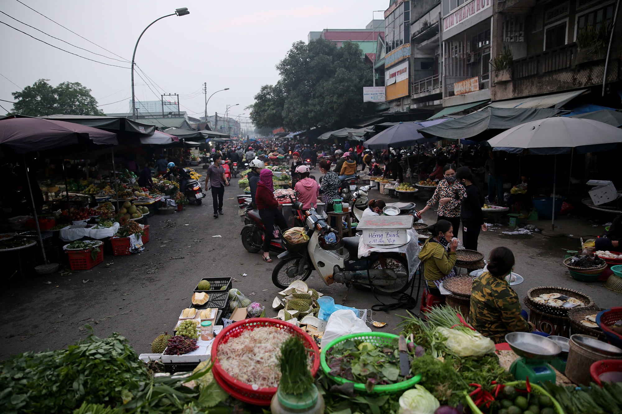 Đặc biệt, tuyến đường phía trước chợ Vinh