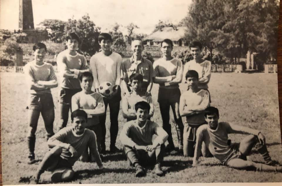 Đội hình 4-3-3 vô đối của Thể Công những năm 70. Ảnh: BLV Quang Tùng
