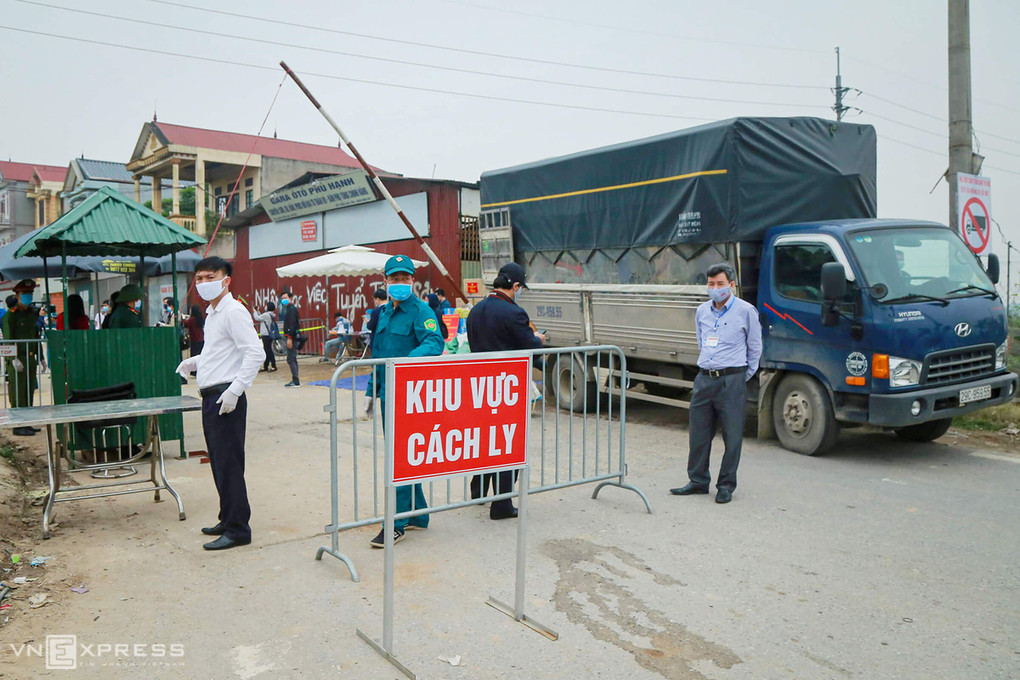 Thôn Hạ Lôi, Mê Linh hiện được cách ly y tế. Ảnh: Giang Huy