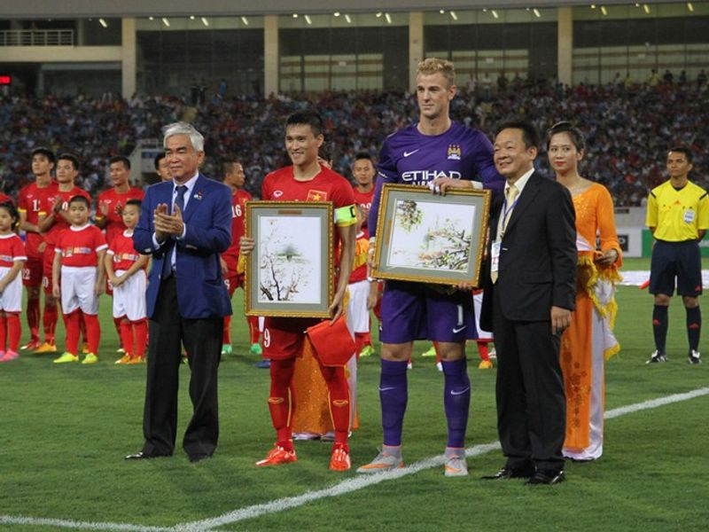  Hè 2015, Man City dưới sự dẫn dắt của HLV Manuel Pellegrini đã giành chiến thắng 8-1 trước chủ nhà Việt Nam trong trận giao hữu trên sân Mỹ Đình.
