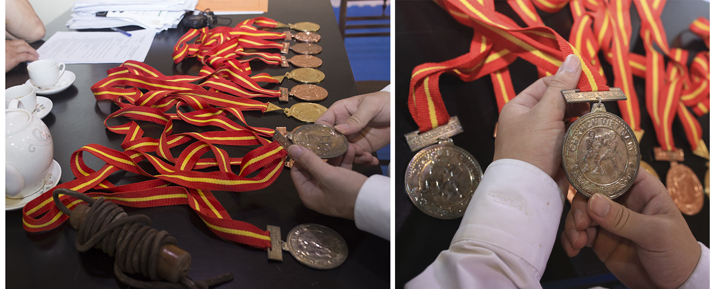 Những tấm huy chương quý giá mà Võ sư Bùi Duy Vinh từng giành được khi còn thi đấu. Ảnh: Sỹ Hiếu