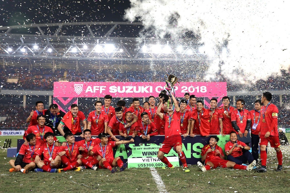 Việt Nam đang là ĐKVĐ AFF Cup.