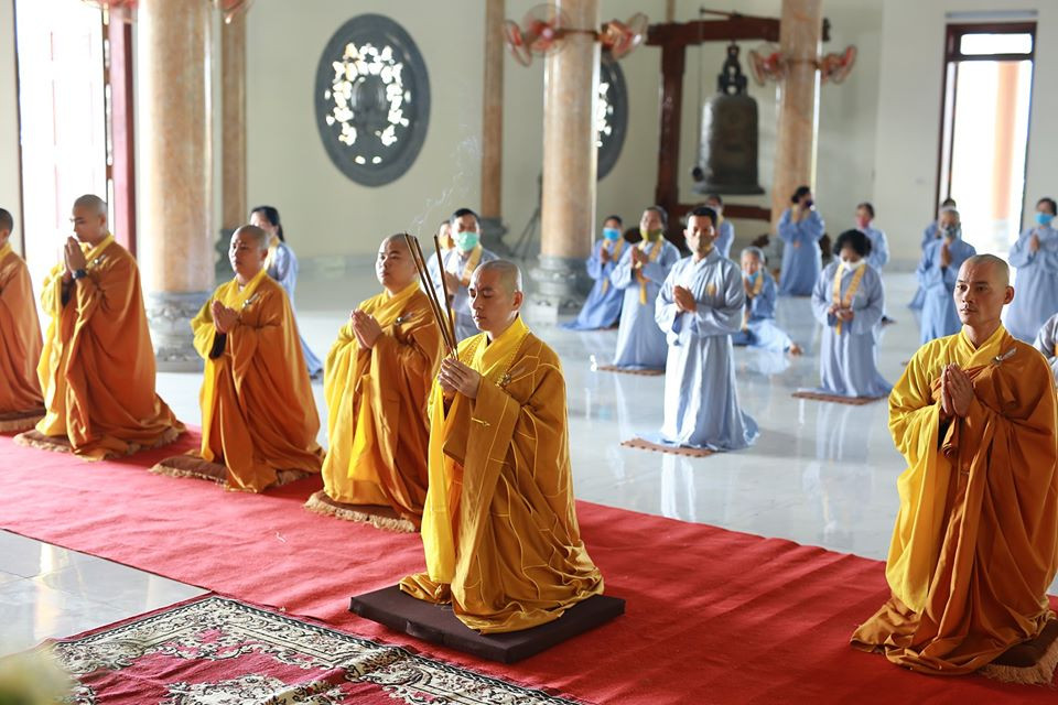 Quang cảnh đại lễ Phật Đản tại chùa Cổ Am. Ảnh: Phương Nam