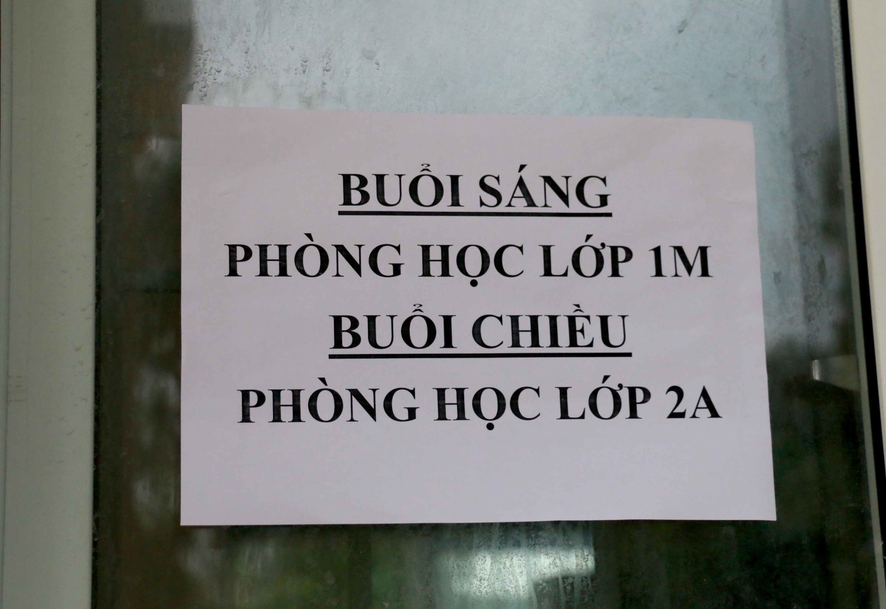 Trước ngày đi học, nhiều vấn đề về giãn cách cũng đã được các nhà trường quan tâm. Trong đó, sẽ thực hiện giãn cách theo từng khối với lớp 3,4,5 học buổi sáng và lớp 1,2 học buổi chiều. Ảnh: Mỹ Hà