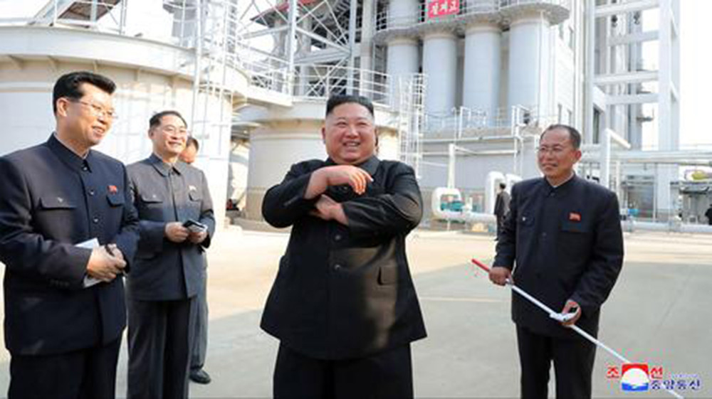 Ông Kim Jong-un xuất hiện lần đầu tiên sau hơn 20 ngày vắng bóng. Ảnh: AFP