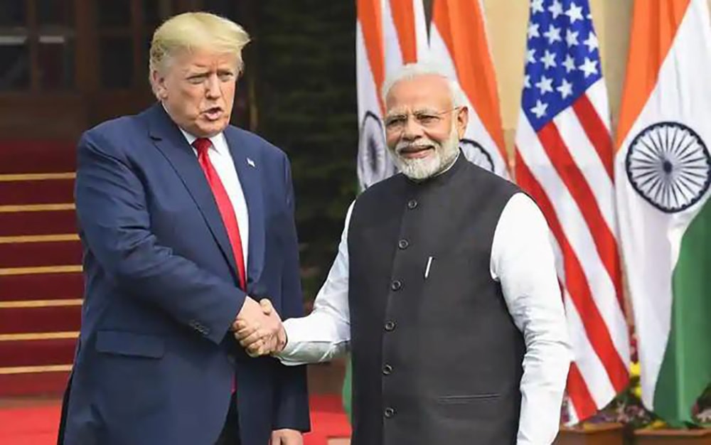 Tổng thống Mỹ Donald Trump và Thủ tướng Ấn Độ Narendra Modi. Ảnh: PTI