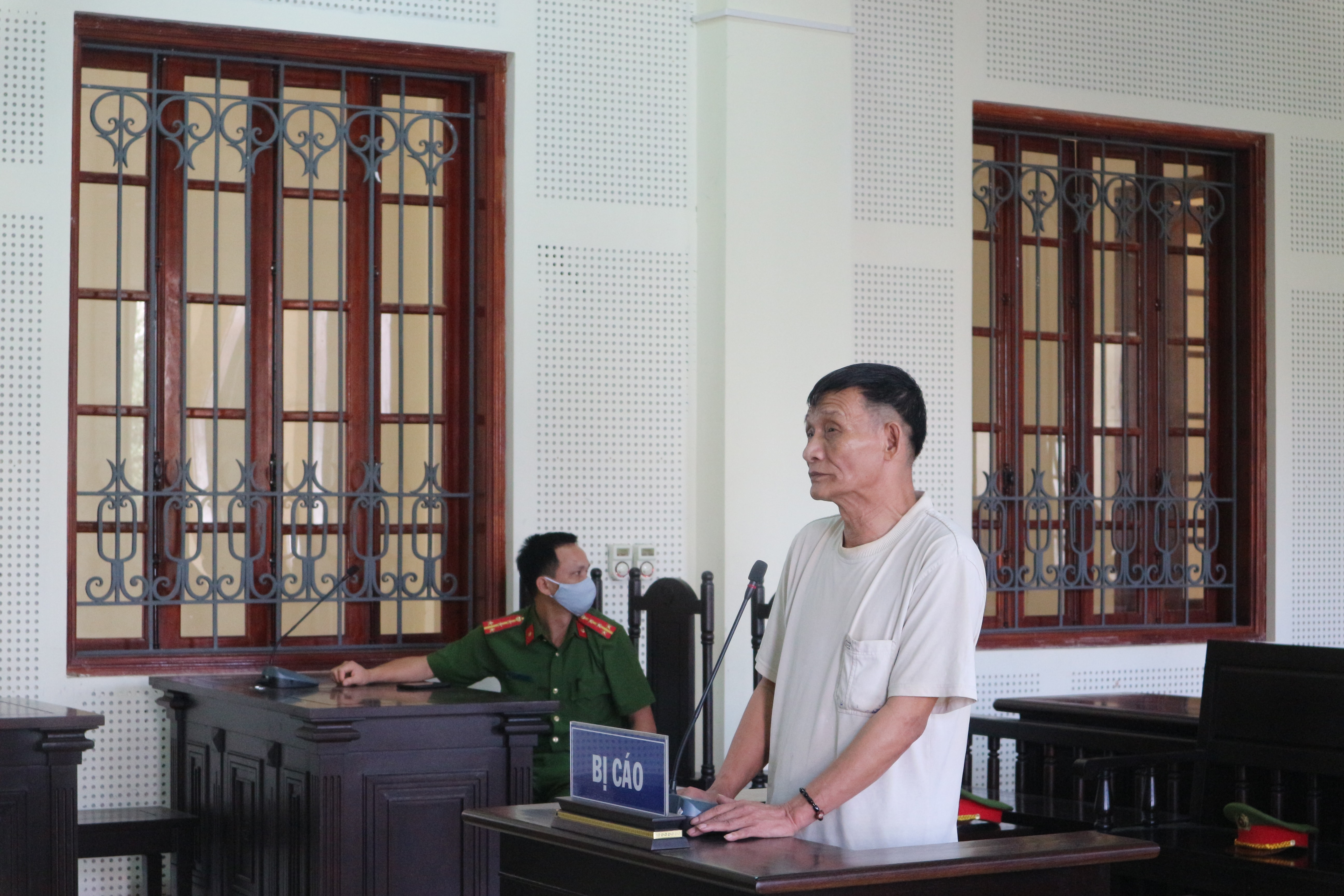 Thầy bói dởm