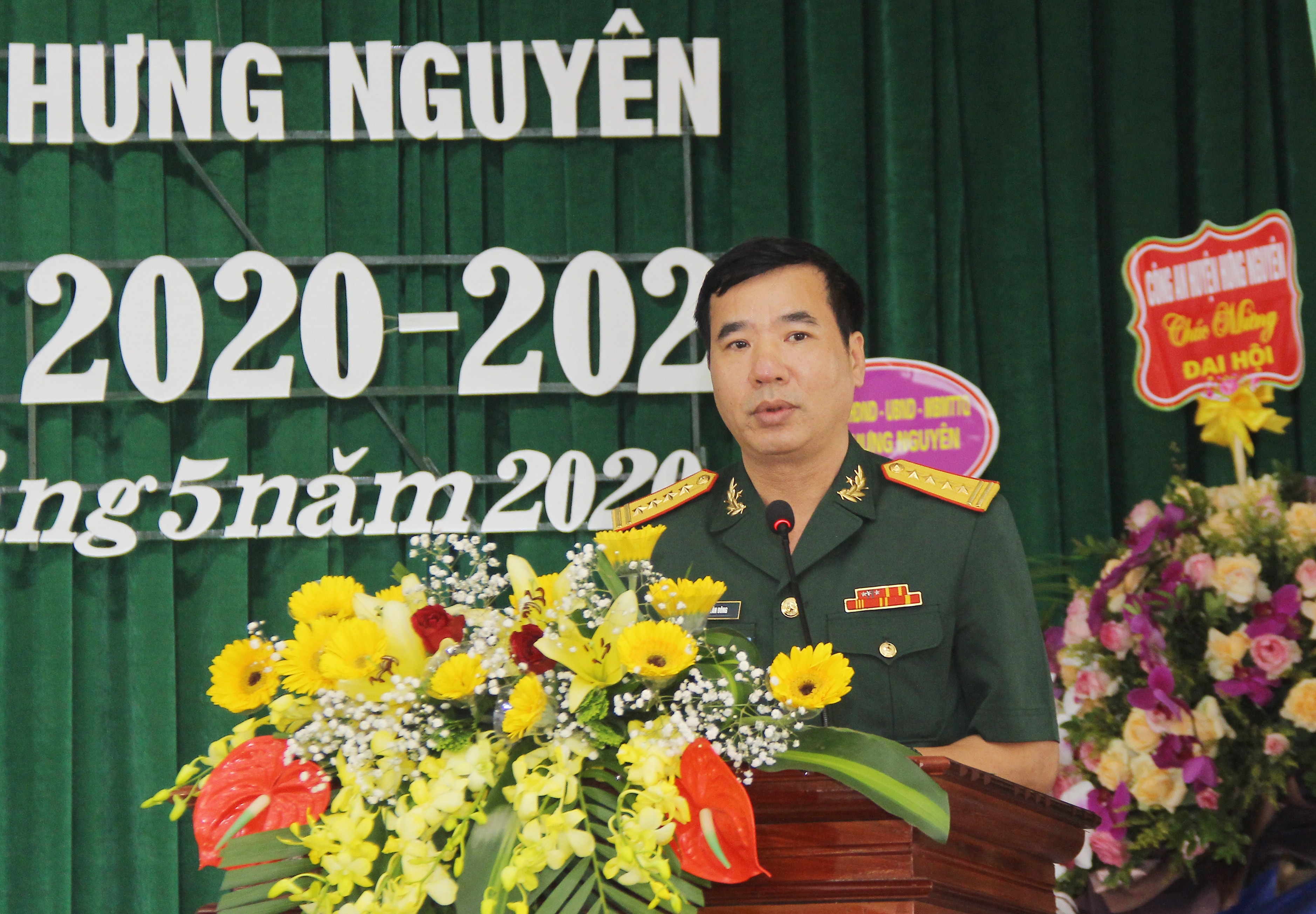 Đại tá Phạm Văn Đông – Phó Bí thư Đảng ủy, Chính ủy Bộ Chỉ huy Quân sự tỉnh phát biểu chỉ đạo tại đai hội. Ảnh: Mai Hoa