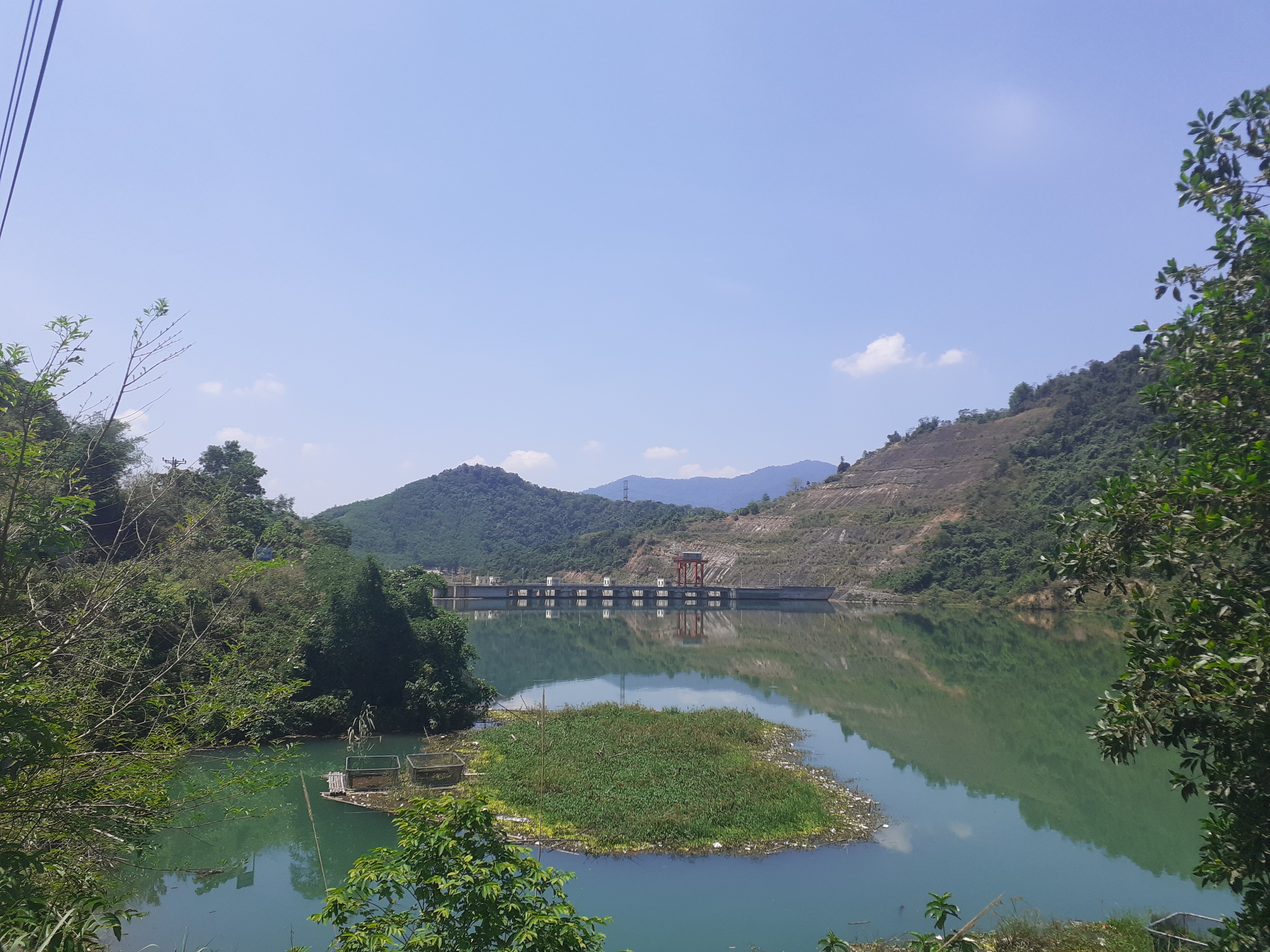 7ha đất ông Tiến bị thu hồi từ 2006, đã chìm dưới lòng hồ thủy điện Khe Bố nhưng chỉ được đền bù sau gần 15 năm. Ảnh: Tiến Hùng