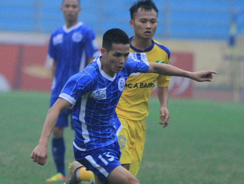 Nguyễn Văn Vinh (số 15) trong đội hình U16 Việt Nam năm 2000. Ảnh: TT&VH