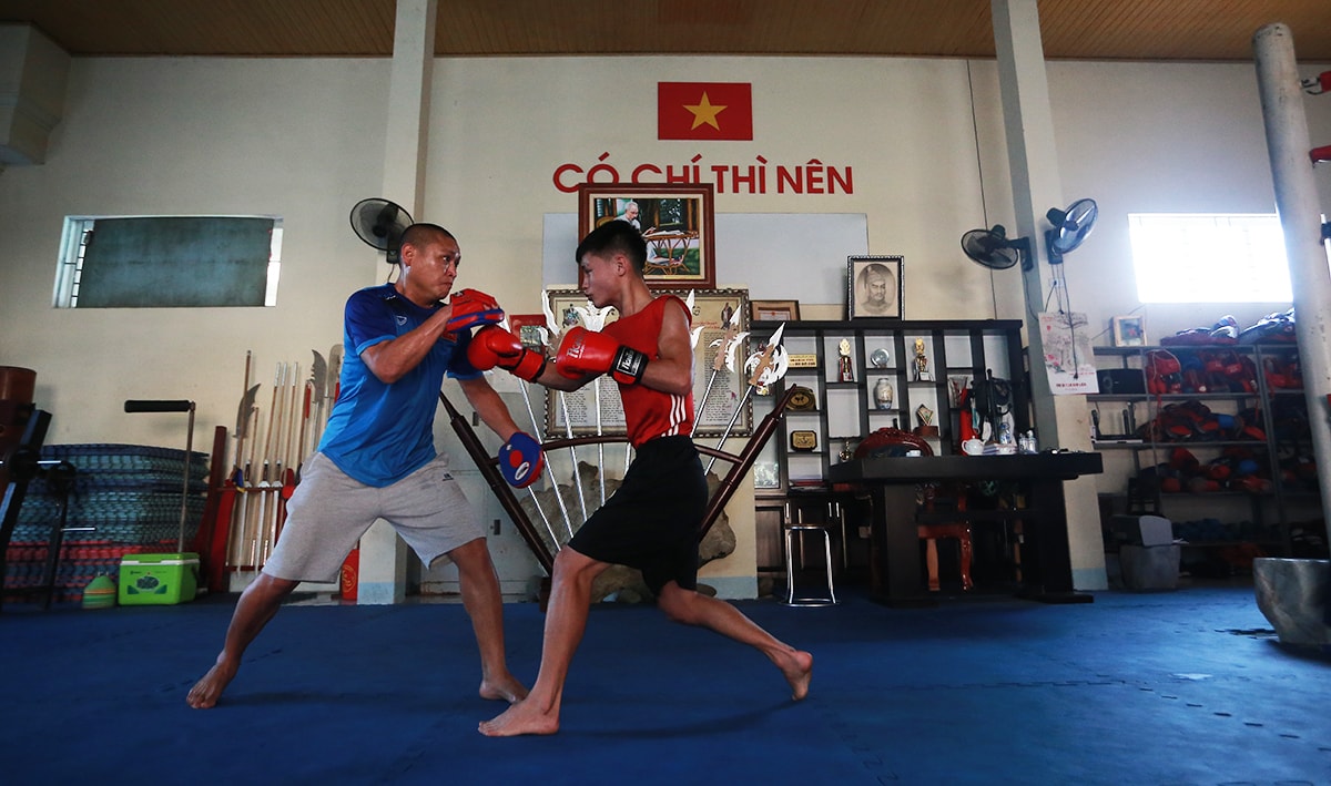 Võ cổ truyền và Boxing. Ảnh: Trung Kiên