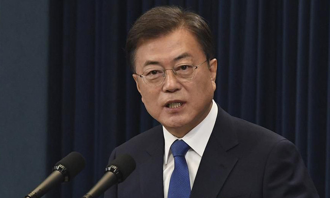 Tổng thống Hàn Quốc Moon Jae-in phát biểu tại Nhà Xanh ở thủ đô Seoul hôm 10/5. Ảnh: Reuters.